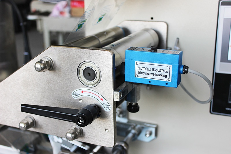 Machine d'emballage sous film continu jc420, vue 12