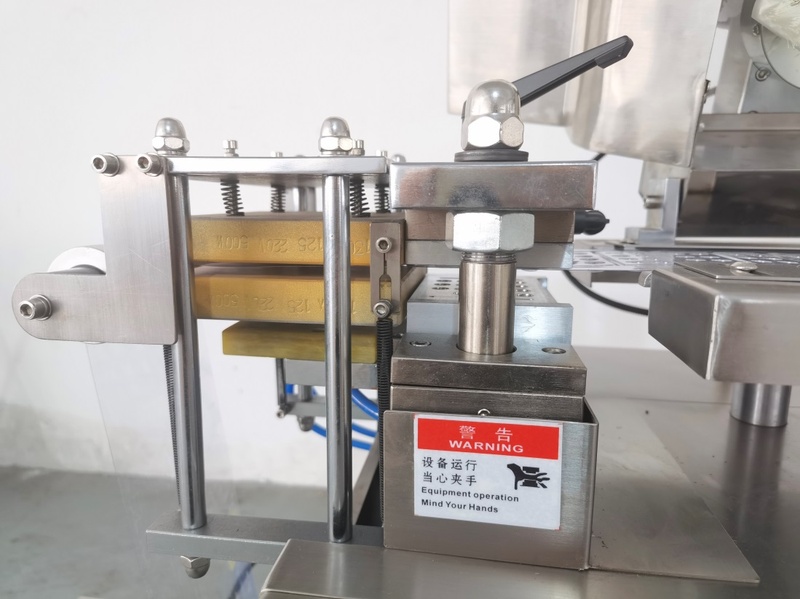 Machine d'emballage sous blister JCP100, vue 4
